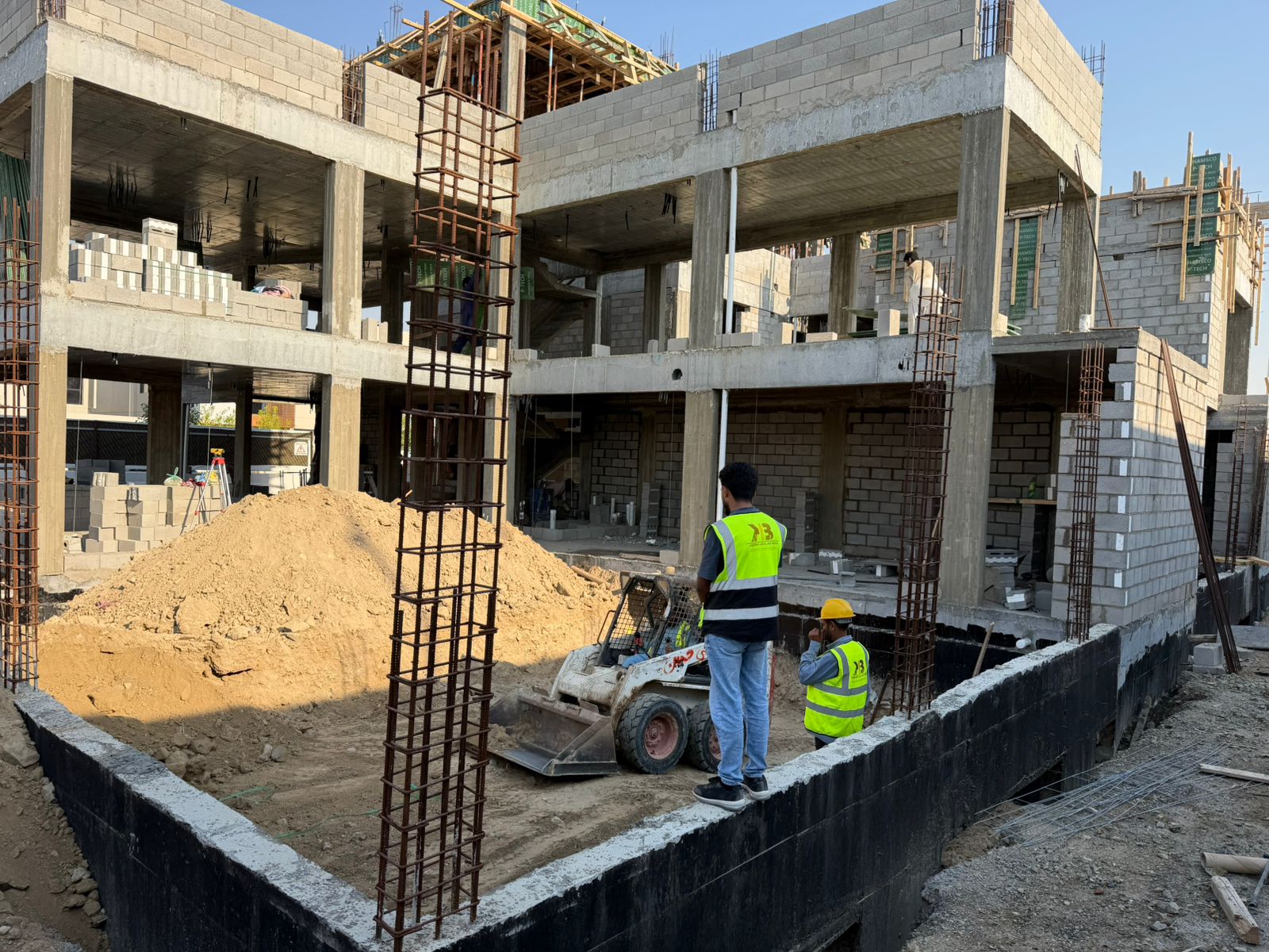 انشاء مسبح بفيلا العرض بضاحية سدايم بجدة - مشروع كيان وبناء