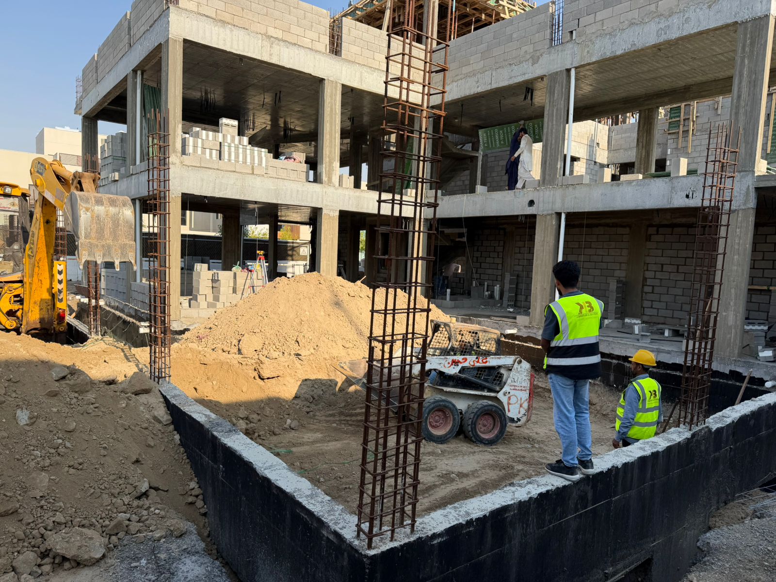 انشاء مسبح بفيلا العرض بضاحية سدايم بجدة - مشروع كيان وبناء