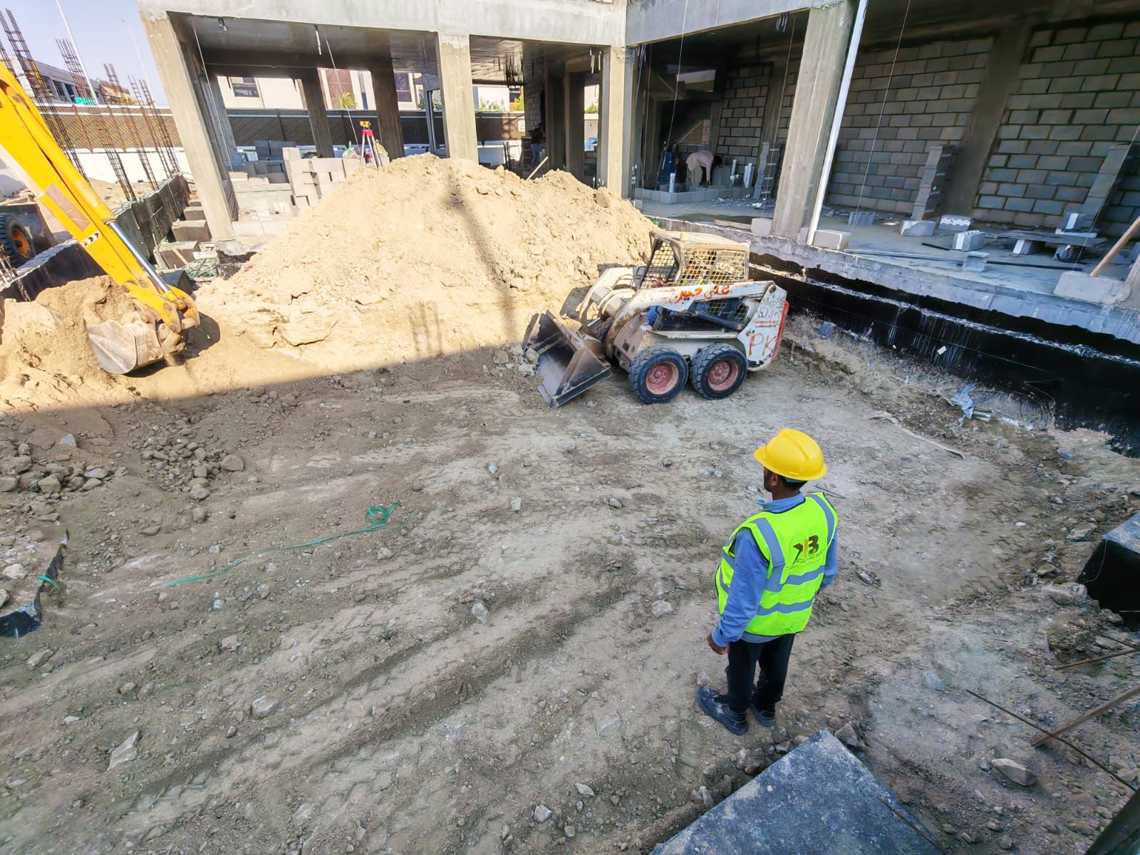 انشاء مسبح بفيلا العرض بضاحية سدايم بجدة - مشروع كيان وبناء